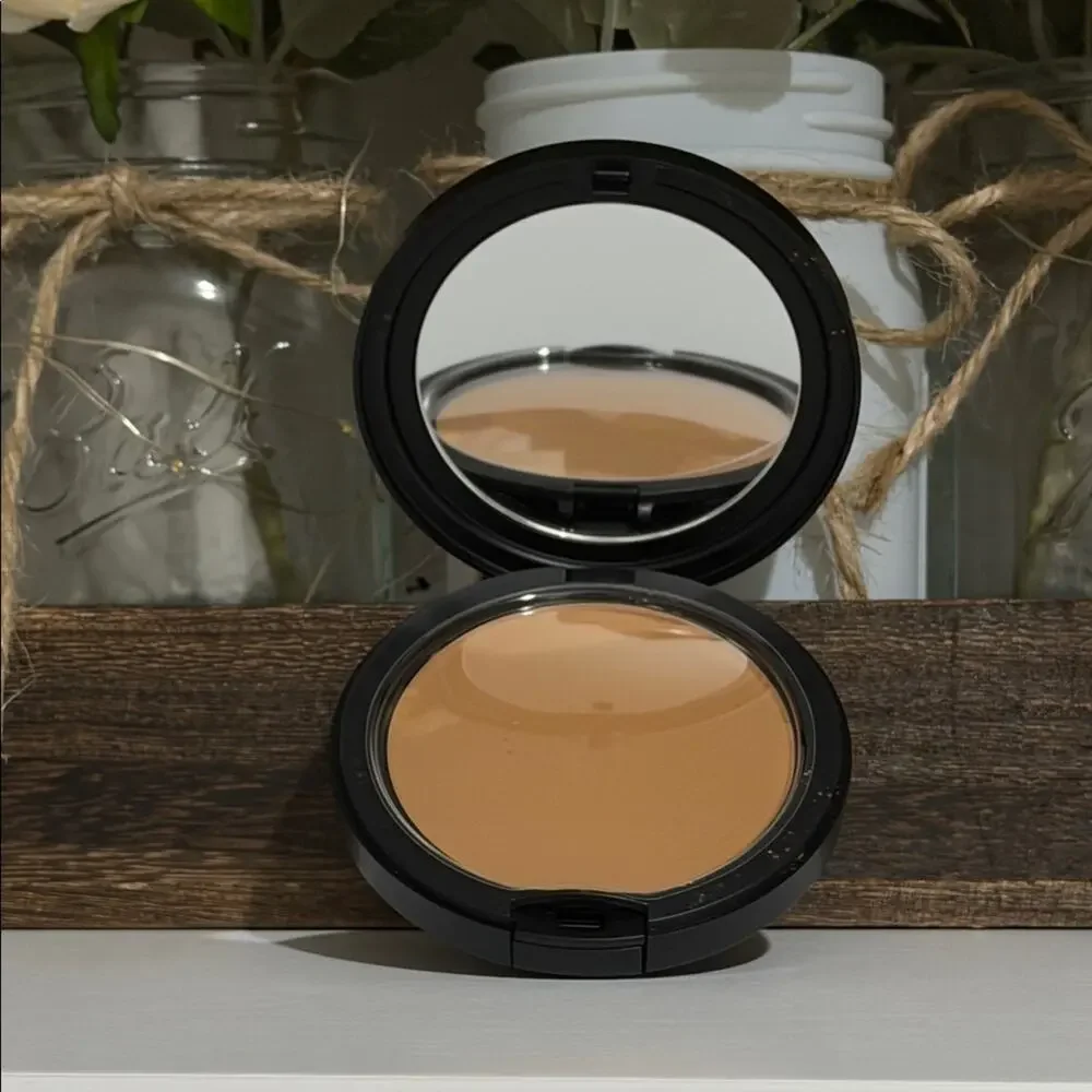 MAC Studio Fix Powder Plus Foundation C8 New Refillable Compact